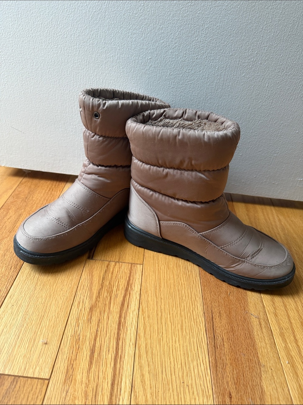 Women’s Taupe Quilted Winter Boots